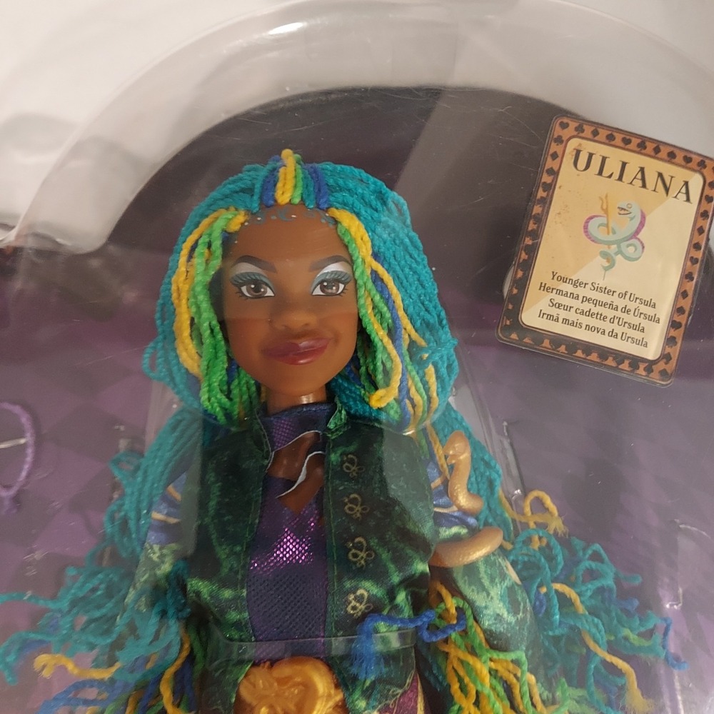 Descendants-The Rise Of Red - Uliana Doll- Disney - New In Box Mattel - Picture 2 of 9